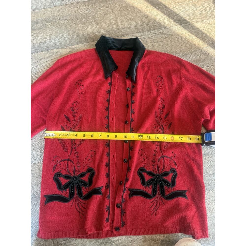 Women’s Large Red Black Embroidered Button Front Cardigan Sweater Bow Floral - Picture 3 of 5